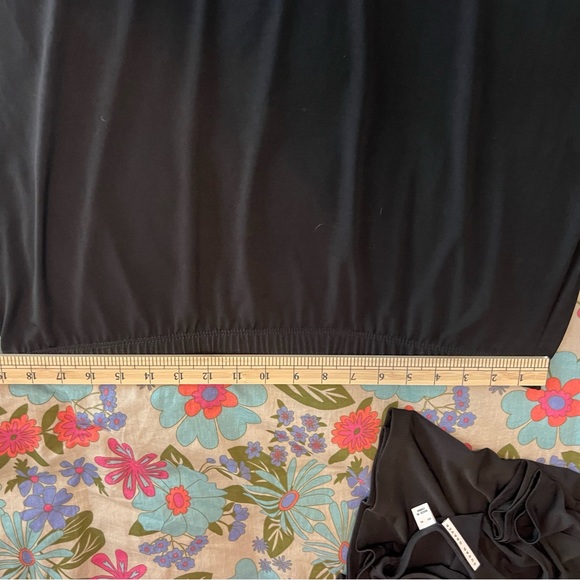 Susan Graver QVC 2 pc trumpet skirt and grommet sleeve top black jersey flowing - Picture 14 of 16